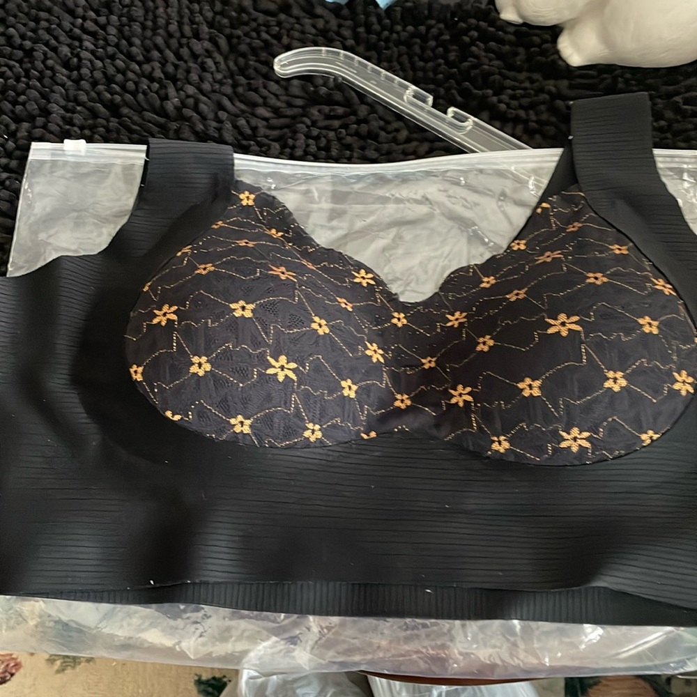 IvyLift – Elevate Your Comfort with Natural Support black bra still on package